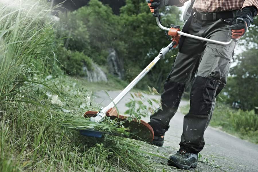 Freischneider, Trimmer und Kombi-Maschinen • Werkzeug & Maschinen von Husqvarna • Bünder